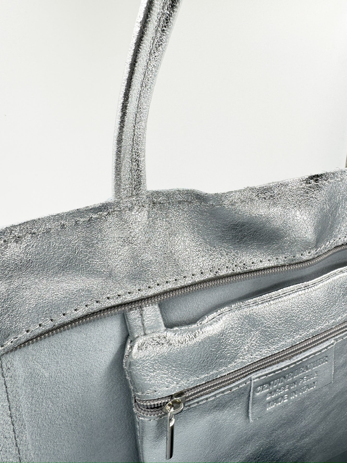Tote Colomba Cuero Metalizado Plateado