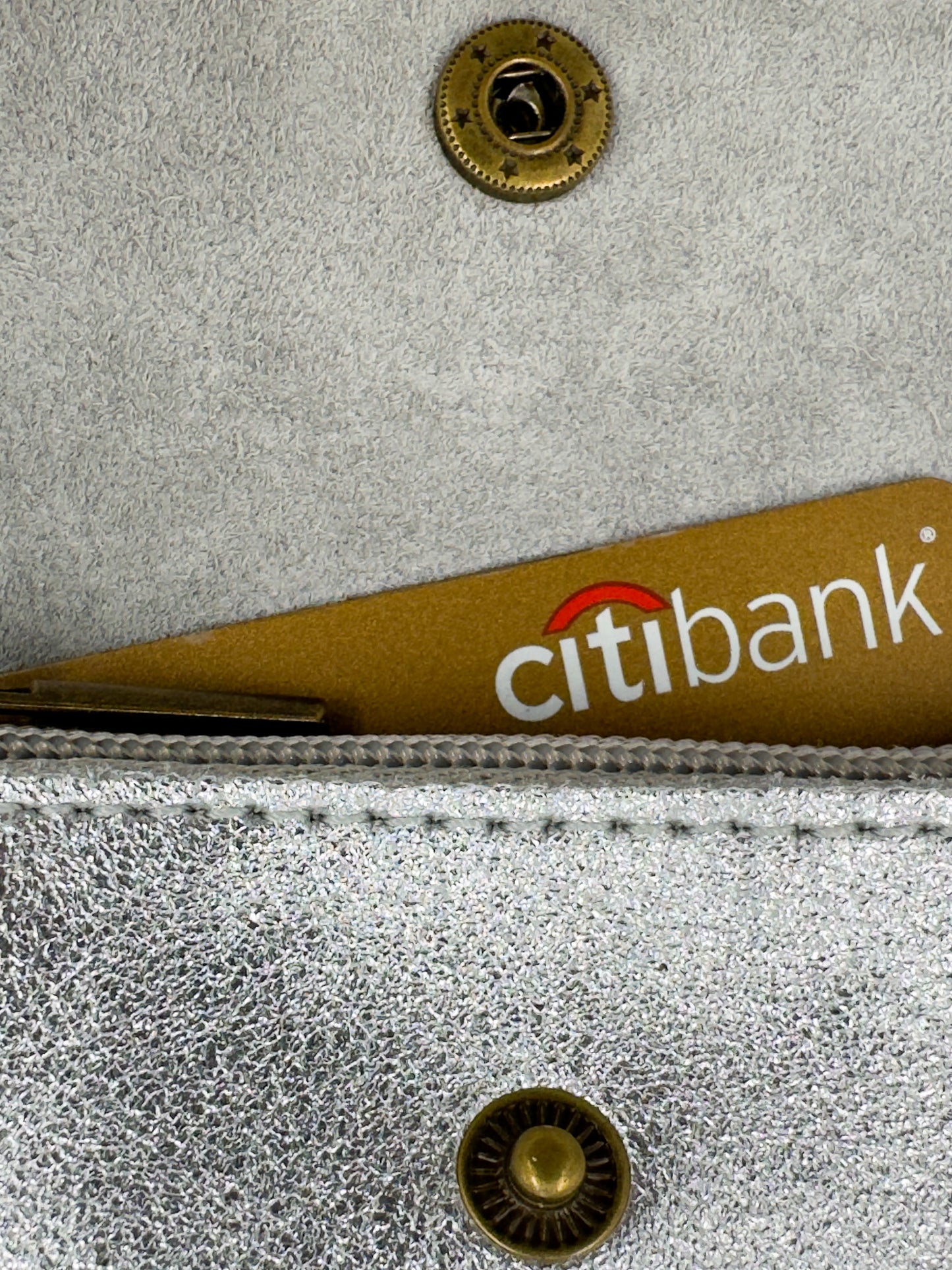 Monedero Nina Cuero Metalizado