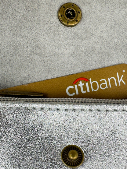 Monedero Nina Cuero Metalizado