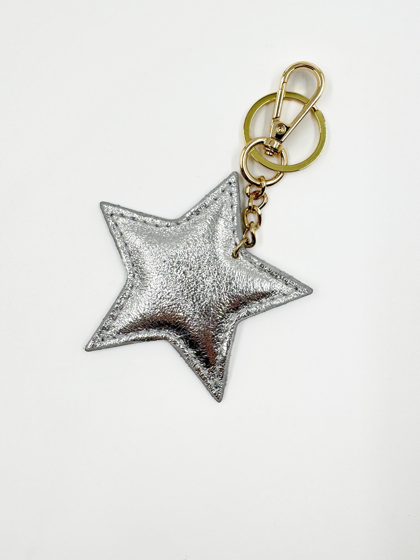 Llavero Manola Cuero Metalizado Plateado