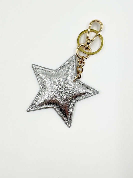 Llavero Manola Cuero Metalizado Plateado