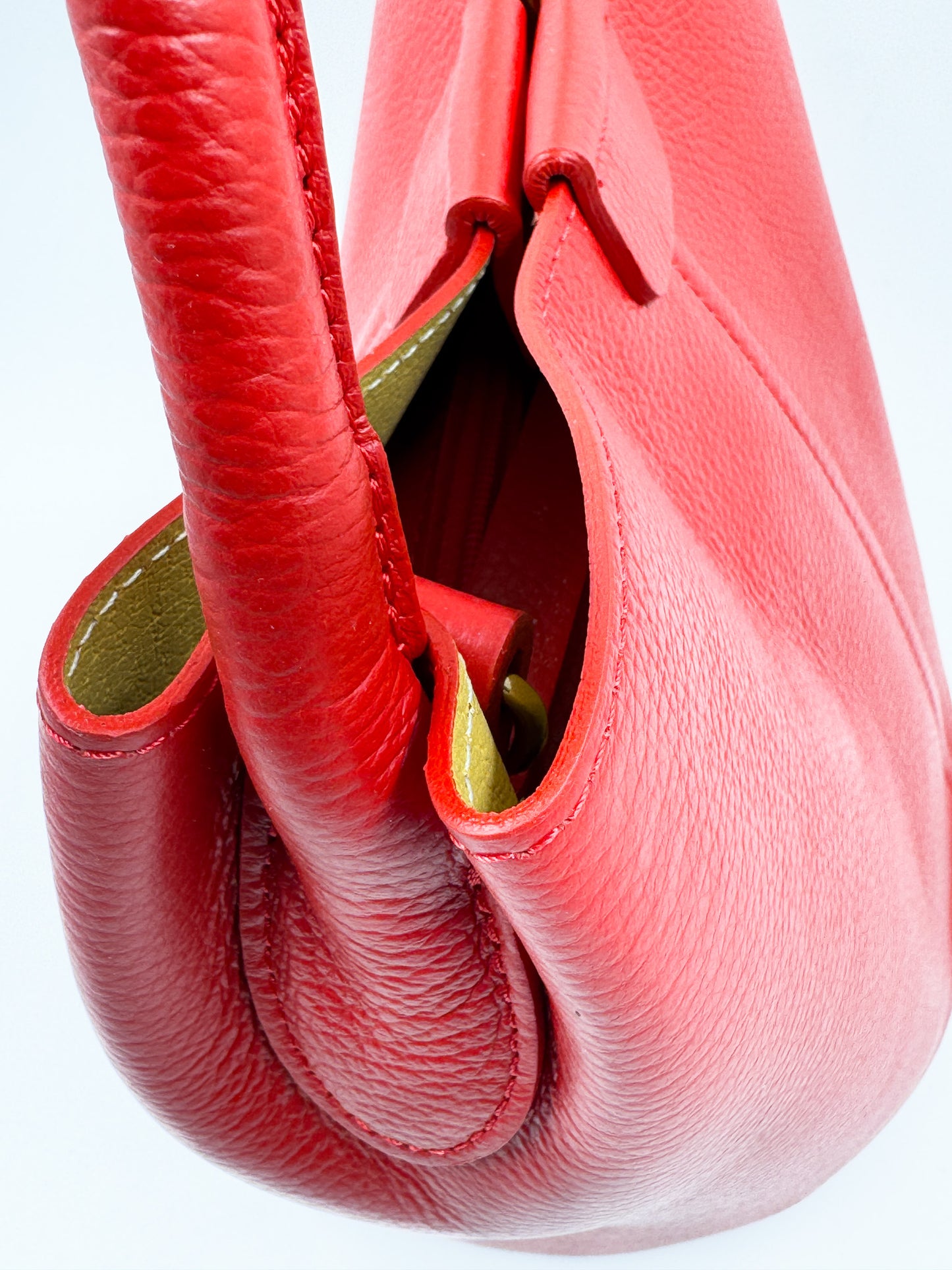 Bucket Milena Rojo + Envío GRATIS