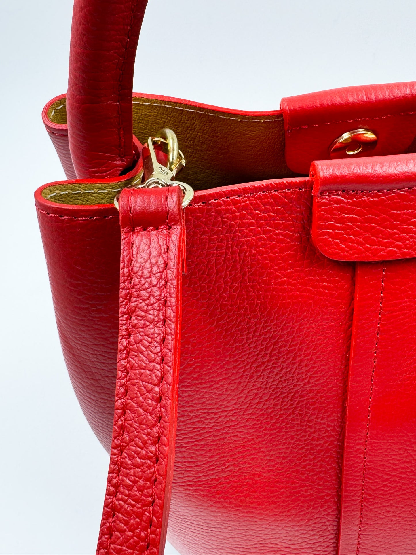 Bucket Milena Rojo + Envío GRATIS