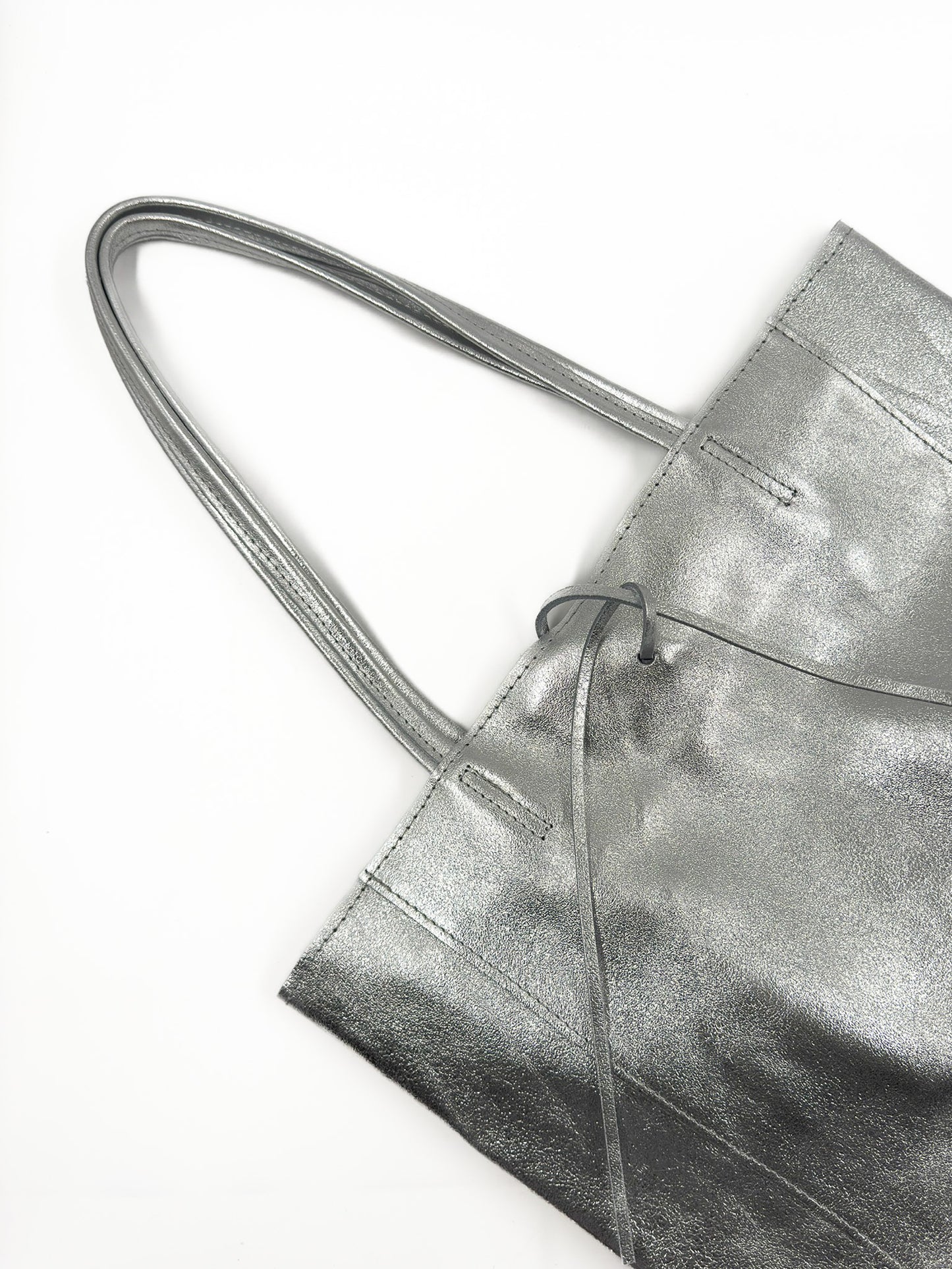 Tote Colomba Cuero Metalizado Plateado